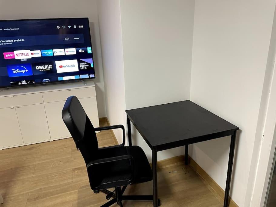 Lucky Seven Cosy 1-Bedroom Apartment, Free Parking Cracovie Extérieur photo