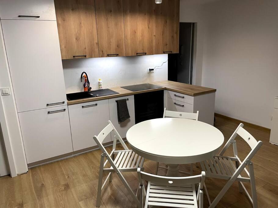 Lucky Seven Cosy 1-Bedroom Apartment, Free Parking Cracovie Extérieur photo
